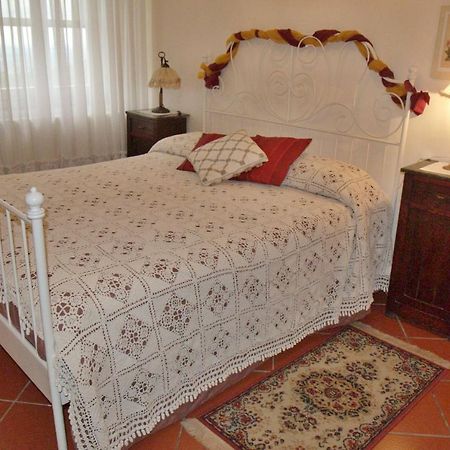 B&B Rosso Baccara Montevettolini Bagian luar foto