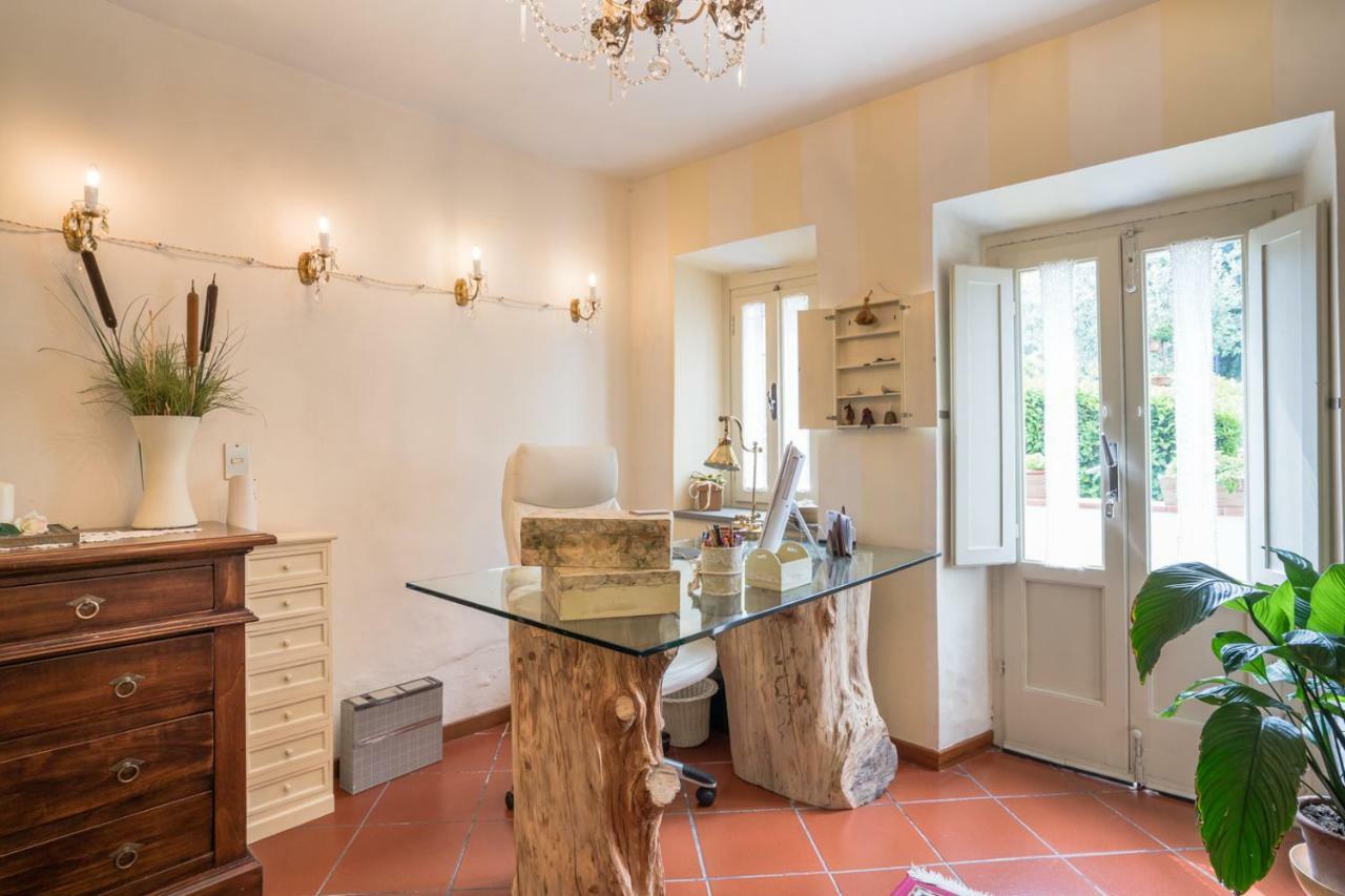 B&B Rosso Baccara Montevettolini Bagian luar foto