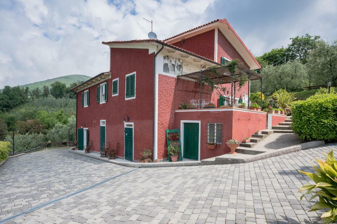 B&B Rosso Baccara Montevettolini Bagian luar foto