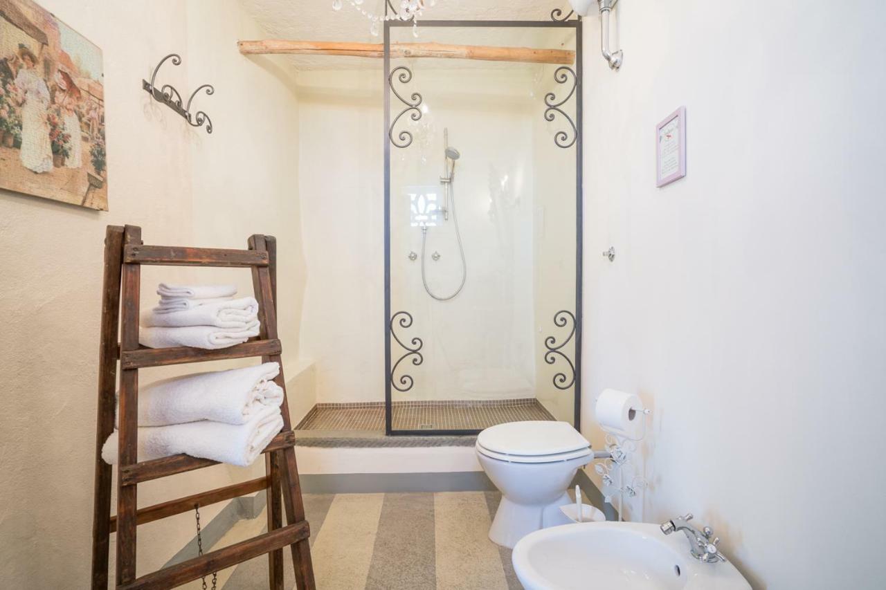 B&B Rosso Baccara Montevettolini Bagian luar foto
