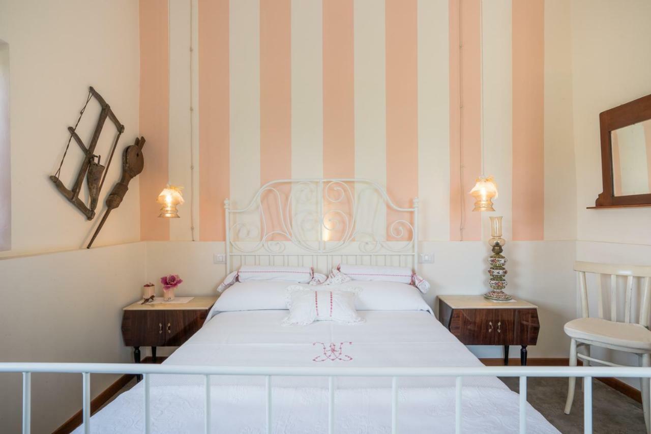 B&B Rosso Baccara Montevettolini Bagian luar foto