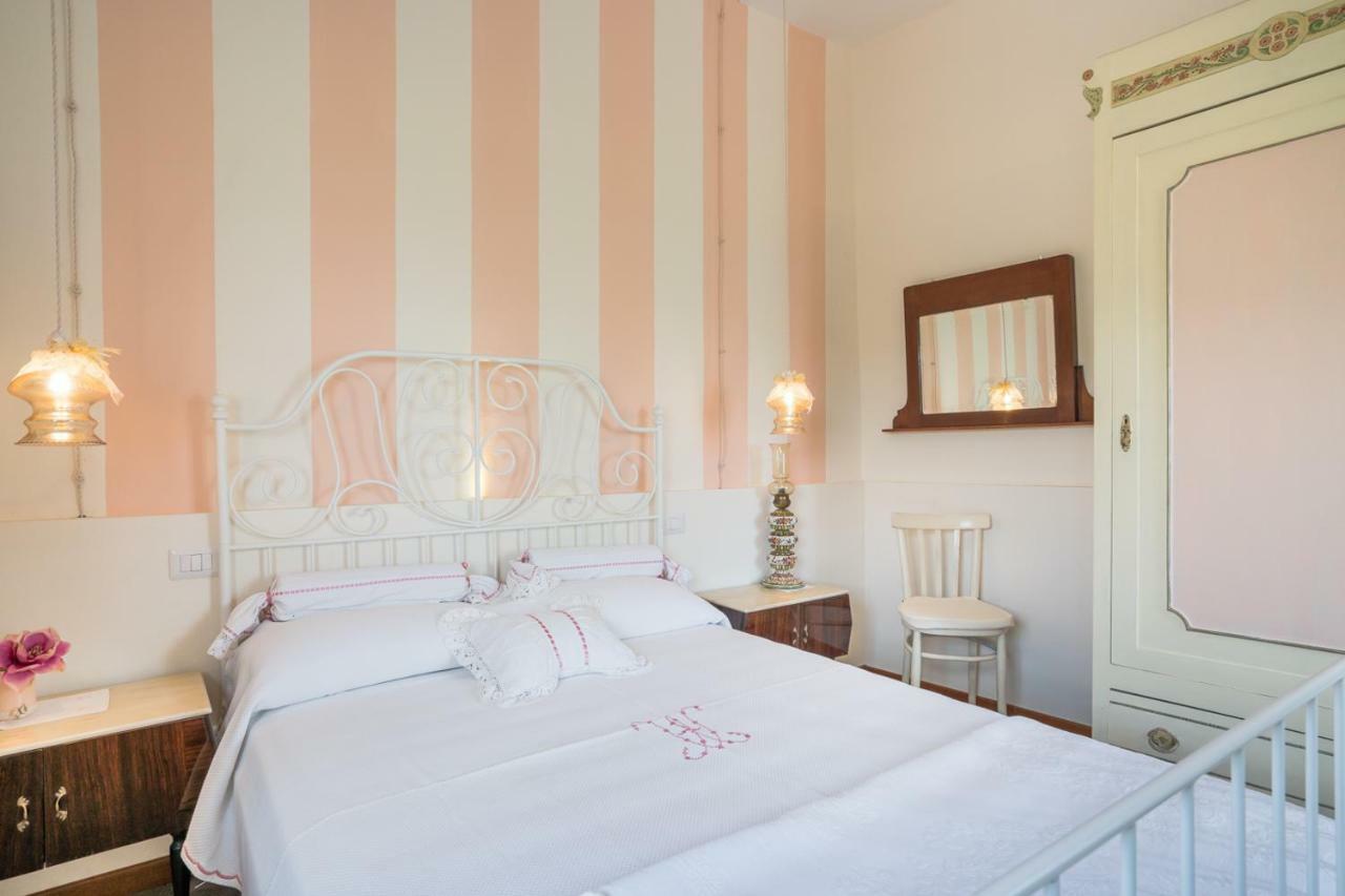 B&B Rosso Baccara Montevettolini Bagian luar foto