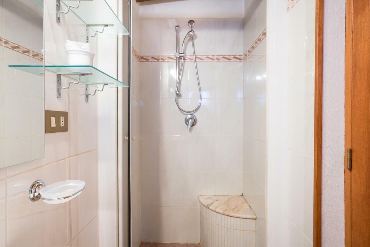 B&B Rosso Baccara Montevettolini Bagian luar foto