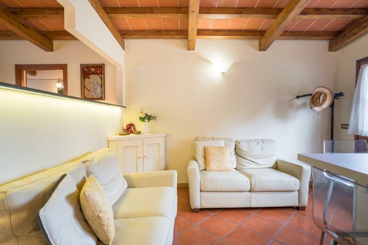 B&B Rosso Baccara Montevettolini Bagian luar foto
