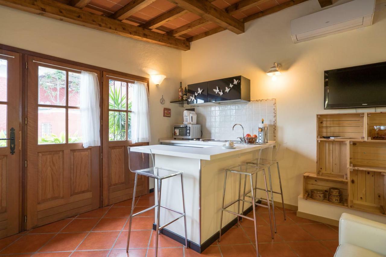 B&B Rosso Baccara Montevettolini Bagian luar foto